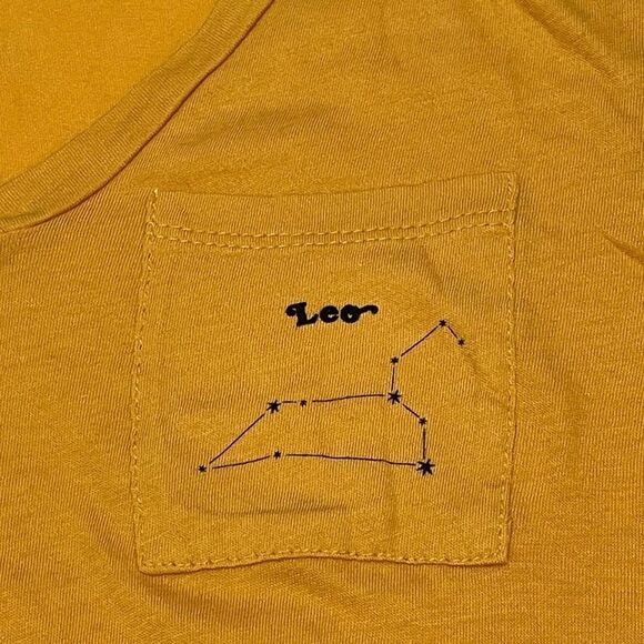 Michelle By Comune Zodiac Leo Astrology Horoscope‎ T-Shirt Mango Yellow Small - Picture 2 of 9